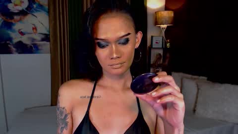 AdriannaFowks online show from 01.30.25