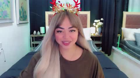 Snapshot of lustfuloffendertrina chatting on 12.24.24 Trina online show from 12.24.24
