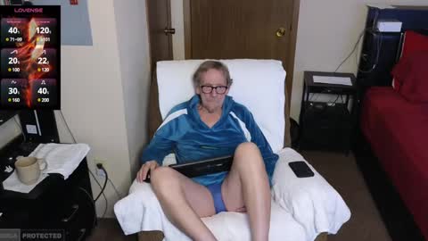 Snapshot of lusty48 chatting on 12.28.24 lusty48 online show from 12.28.24