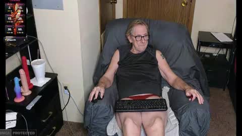 Snapshot of lusty48 chatting on 01.11.25 lusty48 online show from 01.11.25