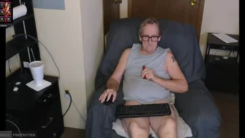 Snapshot of lusty48 chatting on 01.12.25 lusty48 online show from 01.12.25