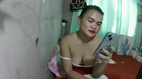 Flora Mae online show from 04.24.26