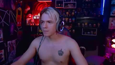 Snapshot of lustymatt chatting on 10.01.25 lustymatt online show from 10.01.25
