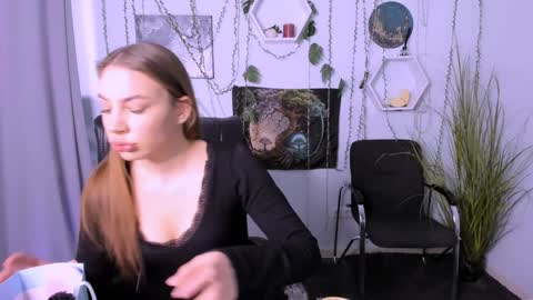 Snapshot of lusy_puff chatting on 12.15.24 lusy_puff online show from 12.15.24