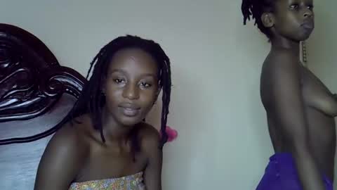 lutino_lovebirds online show from 03.10.26