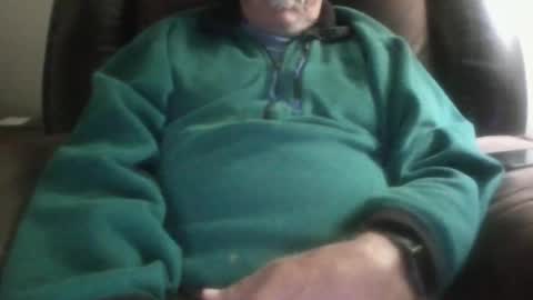 Snapshot of luv269er chatting on 12.19.25 luv269er online show from 12.19.25