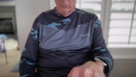 luv2sukcuk online show from 10.21.25