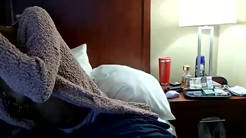 Snapshot of luvbug555 chatting on 11.04.25 luvbug555 online show from 11.04.25