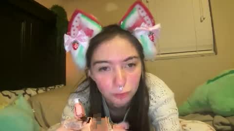 Snapshot of luvrxstarx chatting on 12.18.25 luvrxstarx online show from 12.18.25