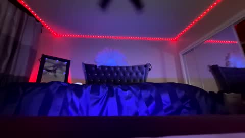 luvvlee online show from 10.13.25