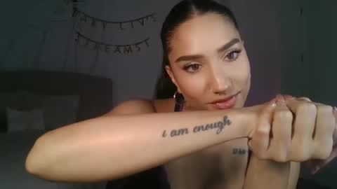 Snapshot of luvvvxliv chatting on 11.15.25 Liv 3 online show from 11.15.25