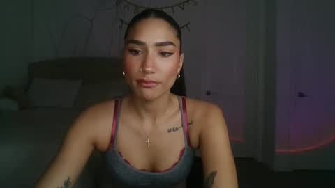 Snapshot of luvvvxliv chatting on 11.20.25 Liv 3 online show from 11.20.25