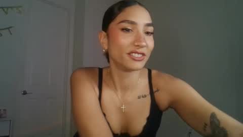 Snapshot of luvvvxliv chatting on 12.05.25 Liv 3 online show from 12.05.25