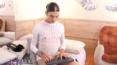 Luxa  online show from 04.25.26