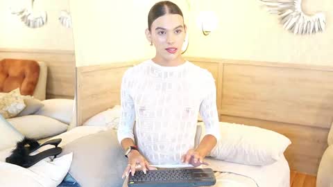 Luxa  online show from 04.25.26