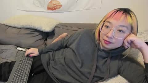 Snapshot of luxgray chatting on 12.04.24 LuxGray online show from 12.04.24