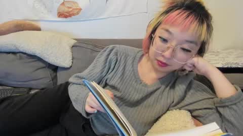 Snapshot of luxgray chatting on 12.15.24 LuxGray online show from 12.15.24