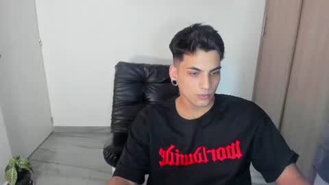 Snapshot of luxrx chatting on 06.22.26 luxrx online show from 06.22.26