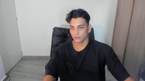 Snapshot of luxrx chatting on 06.23.26 luxrx online show from 06.23.26