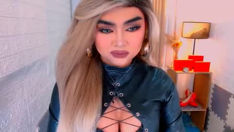 Sasha Blaire online show from 11.26.25