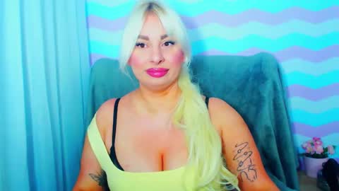 Luxuriaa online show from 06.16.26
