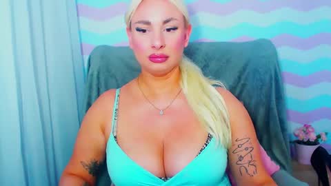 Luxuriaa online show from 06.22.26
