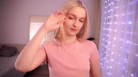 Snapshot of luxurious_maximum chatting on 02.01.26 RIna online show from 02.01.26