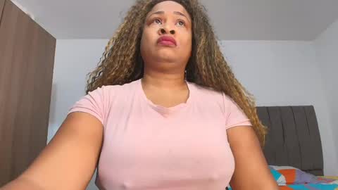 Snapshot of luxy_benet chatting on 05.19.26 Big Benet online show from 05.19.26