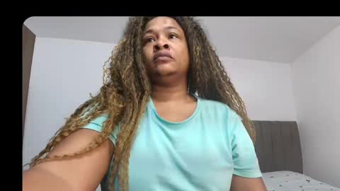 Snapshot of luxy_benet chatting on 06.01.26 Big Benet online show from 06.01.26