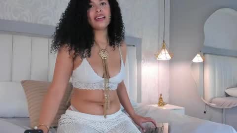 Snapshot of luxylux_ chatting on 04.23.26 Luxy Lux online show from 04.23.26