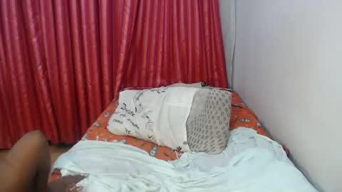 Snapshot of lwandle17 chatting on 12.19.24 LWANDLE17 online show from 12.19.24