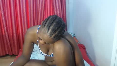 Snapshot of lwandle17 chatting on 01.12.25 LWANDLE17 online show from 01.12.25