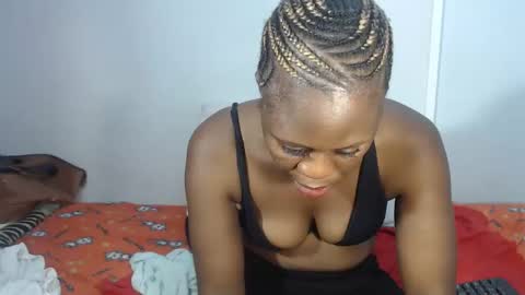 Snapshot of lwandle17 chatting on 01.22.25 LWANDLE17 online show from 01.22.25