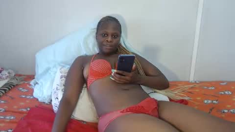 Snapshot of lwandle17 chatting on 01.27.25 LWANDLE17 online show from 01.27.25