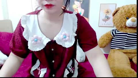 Snapshot of ly_ly2005 chatting on 12.01.25 im mai online show from 12.01.25