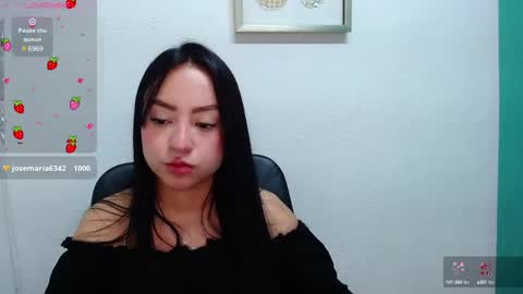 Snapshot of lya_levine chatting on 02.17.25 Lya online show from 02.17.25