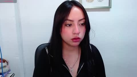 Snapshot of lya_levine chatting on 03.08.25 Lya online show from 03.08.25