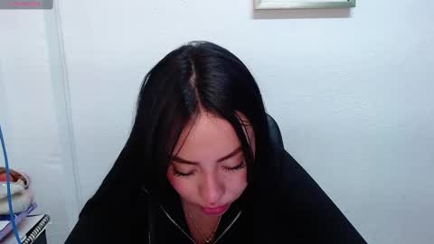 Snapshot of lya_levine chatting on 03.08.25 Lya online show from 03.08.25