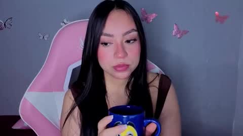 Snapshot of lya_levine chatting on 09.13.25 Lya online show from 09.13.25