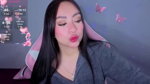 Snapshot of lya_levine chatting on 09.29.25 Lya online show from 09.29.25