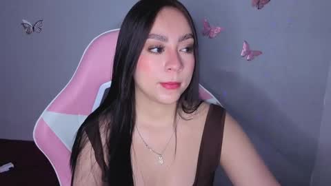 Snapshot of lya_levine chatting on 10.02.25 Lya online show from 10.02.25