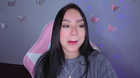 Snapshot of lya_levine chatting on 10.03.25 Lya online show from 10.03.25