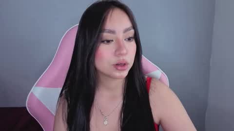 Snapshot of lya_levine chatting on 10.08.25 Lya online show from 10.08.25