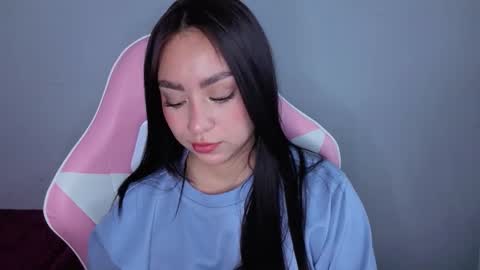 Snapshot of lya_levine chatting on 10.09.25 Lya online show from 10.09.25