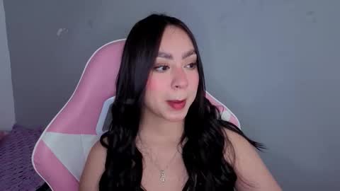 Snapshot of lya_levine chatting on 10.29.25 Lya online show from 10.29.25