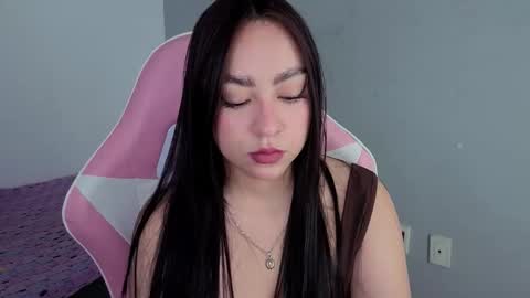 Snapshot of lya_levine chatting on 11.07.25 Lya online show from 11.07.25