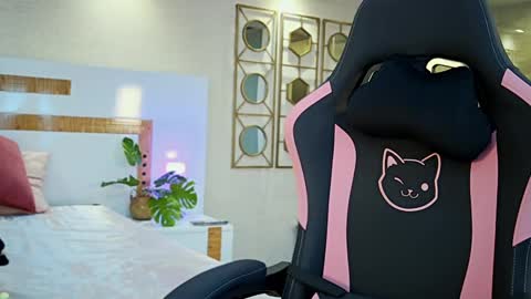 Lya Haven online show from 02.26.25