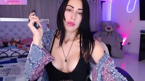 Lyann  online show from 10.07.25