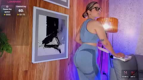 Snapshot of lyannaa_vega chatting on 09.28.25 Lyana online show from 09.28.25