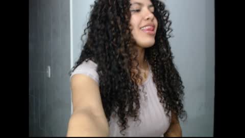 lylii_evans online show from 01.07.25